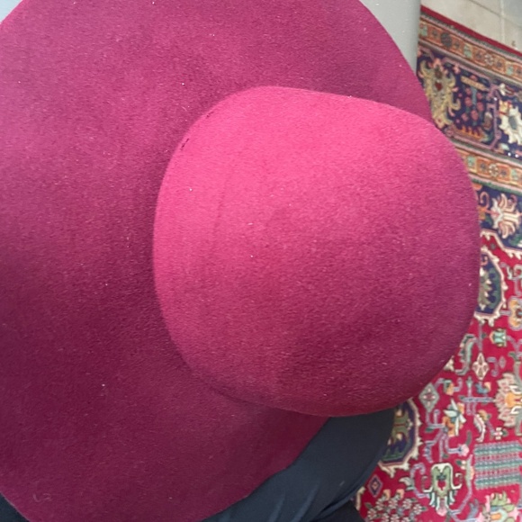 Hat - Picture 2 of 4